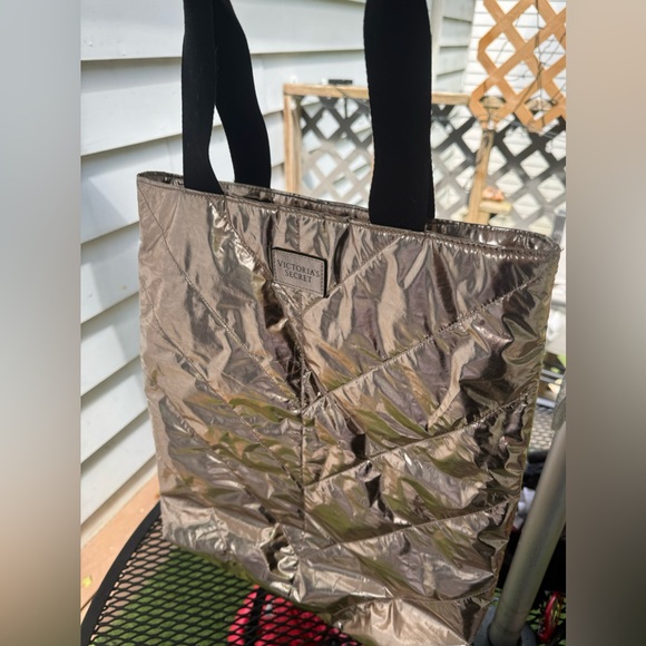 Victoria's Secret Limited Edition 2017 Metallic Rose Gold Tote Bag - Picture 1 of 10